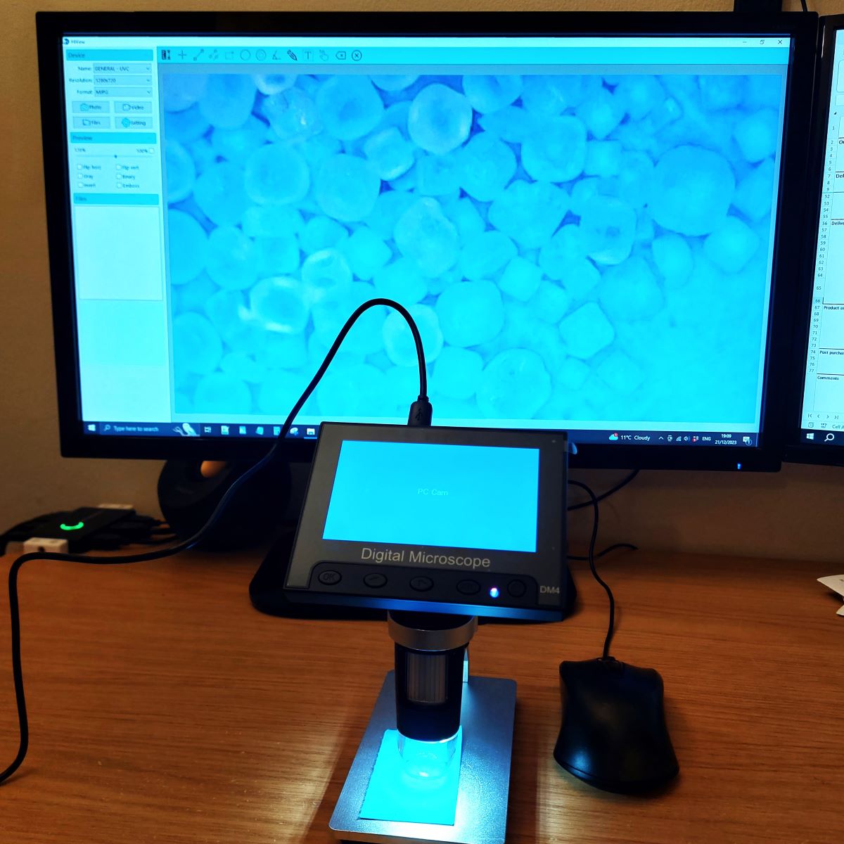 Digital microscope copnnected to computer