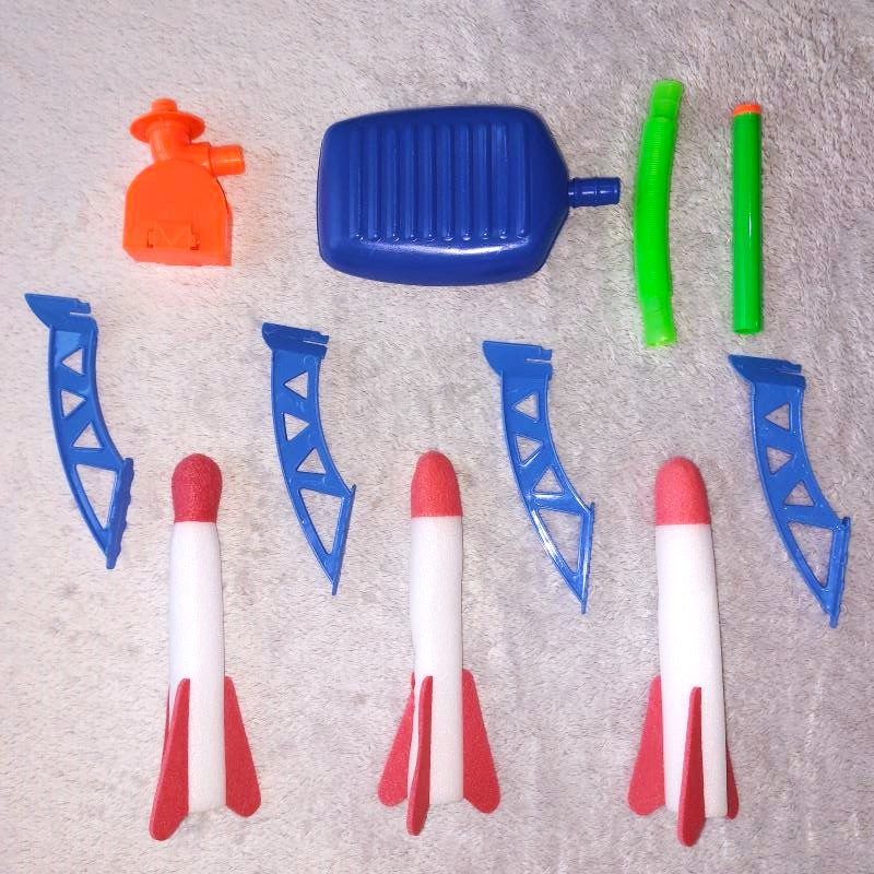 Stomp rocket package contents